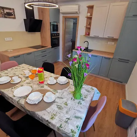 Fuer 4 Pers- Mit Terrasse By Interhome شقة