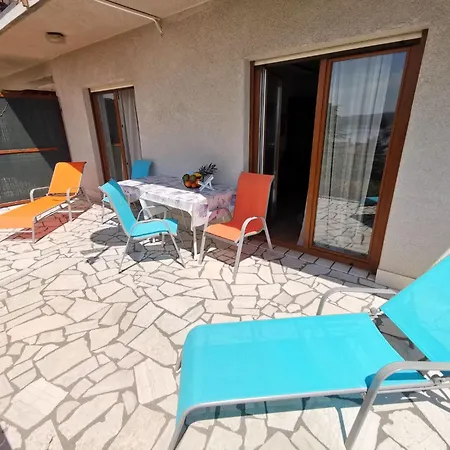 Fuer 4 Pers- Mit Terrasse By Interhome