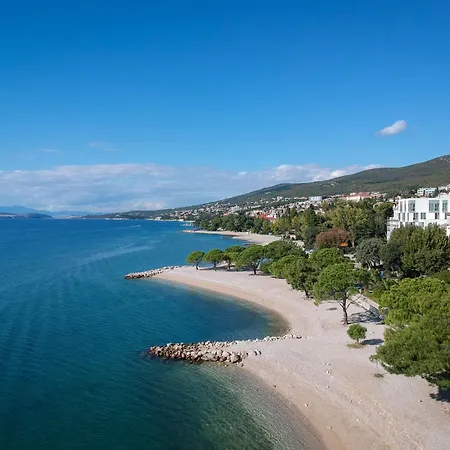 Fuer 4 Pers- Mit Terrasse By Interhome Crikvenica