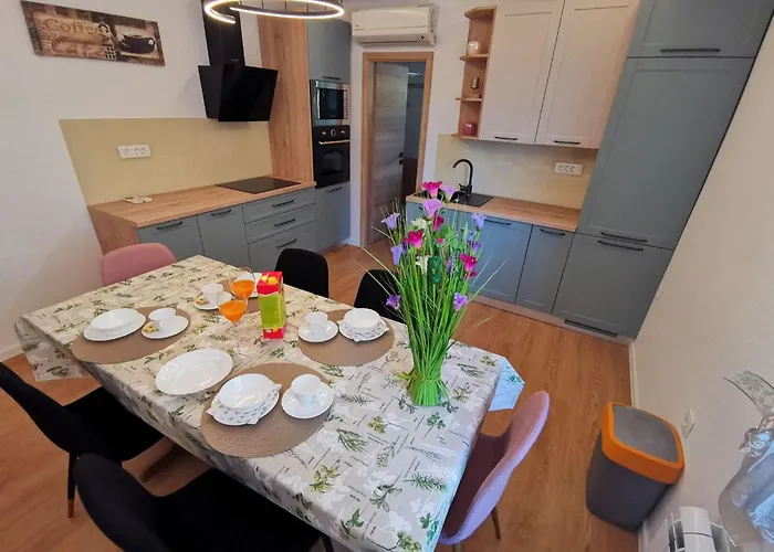 Fuer 4 Pers- Mit Terrasse By Interhome شقة