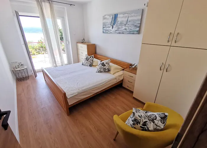 شقة Fuer 4 Pers- Mit Terrasse By Interhome *
